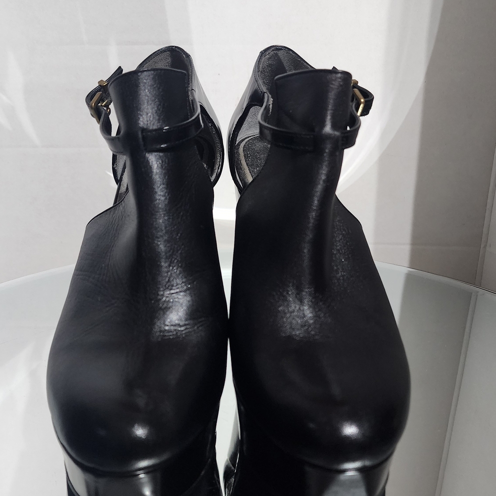 Robert Clergerie Women's Paris Black Leather Cut-Out Wedge Heels — Size 37 - Picture 3 of 12